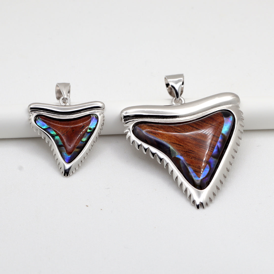 shark tooth pendant set