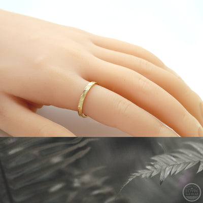 dainty style yellow gold ring